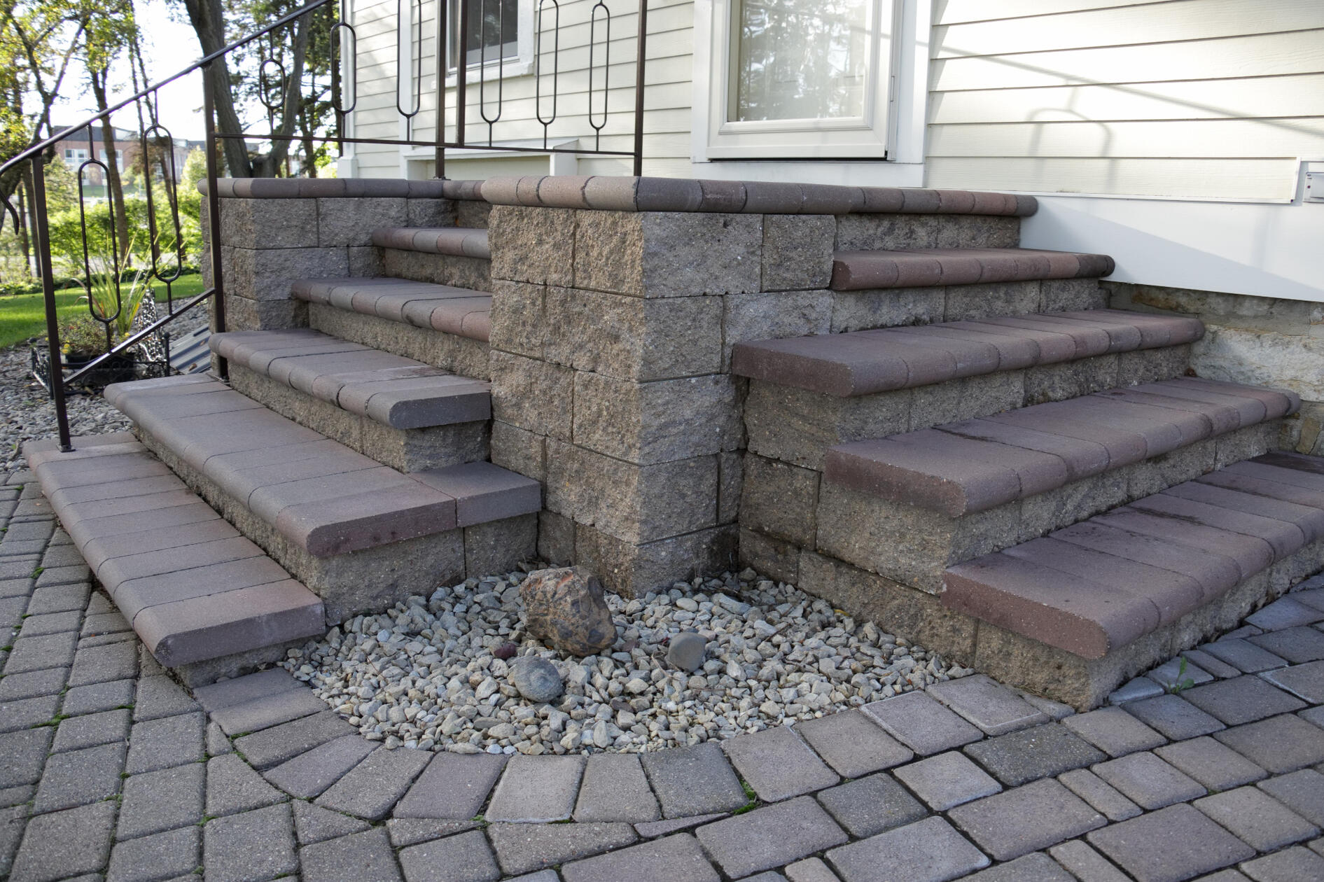 One sided steps just wouldn't work here.