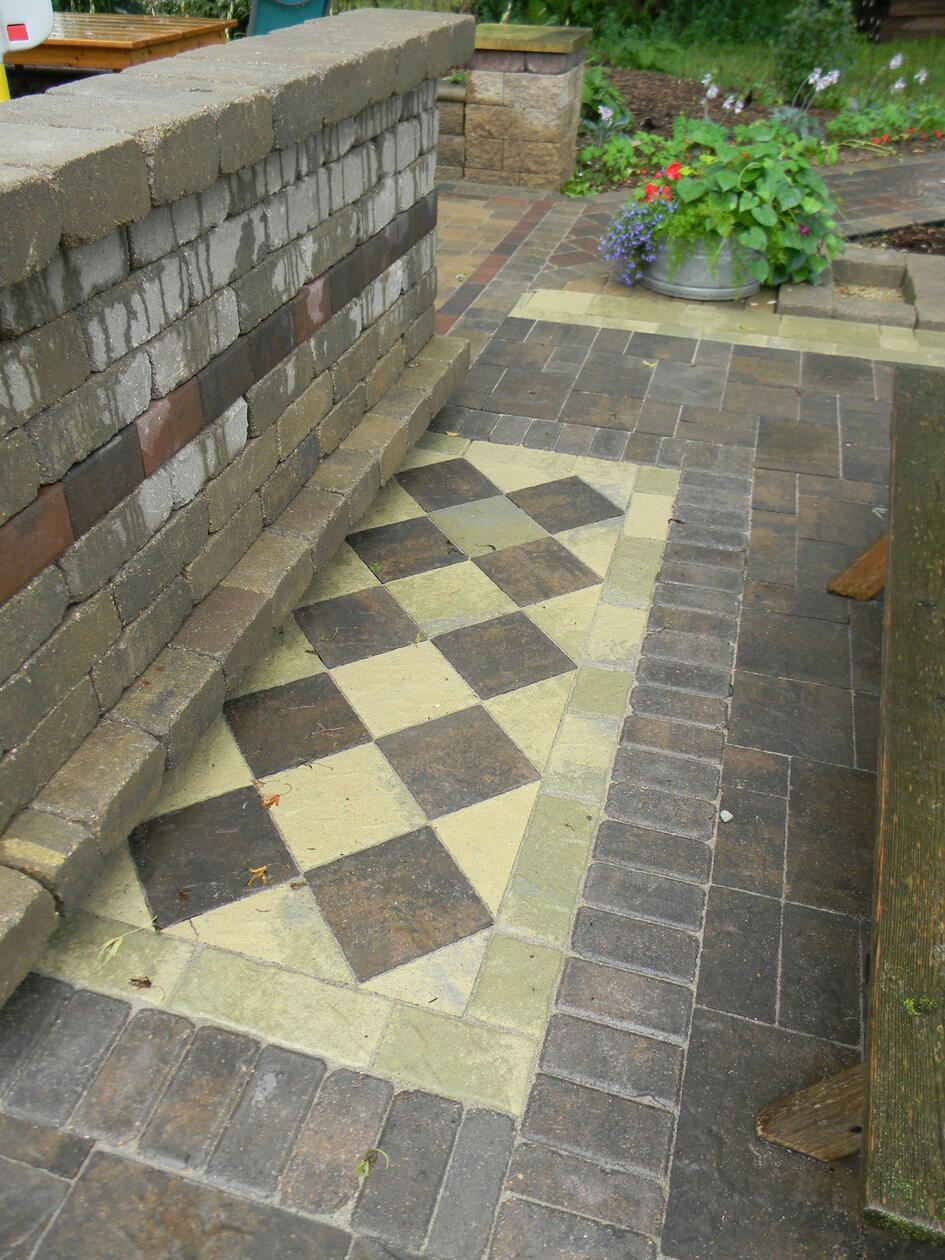 Nothing boring about this layout.